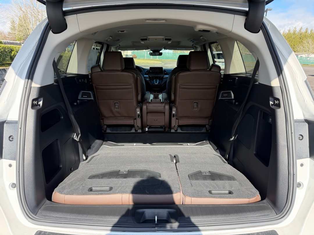 2026 Honda Odyssey Touring - Image 11