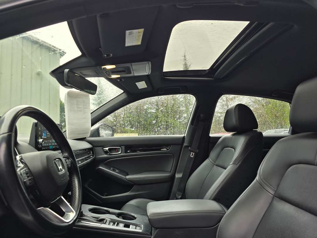 2022 Honda Civic Sport Touring - Image 2