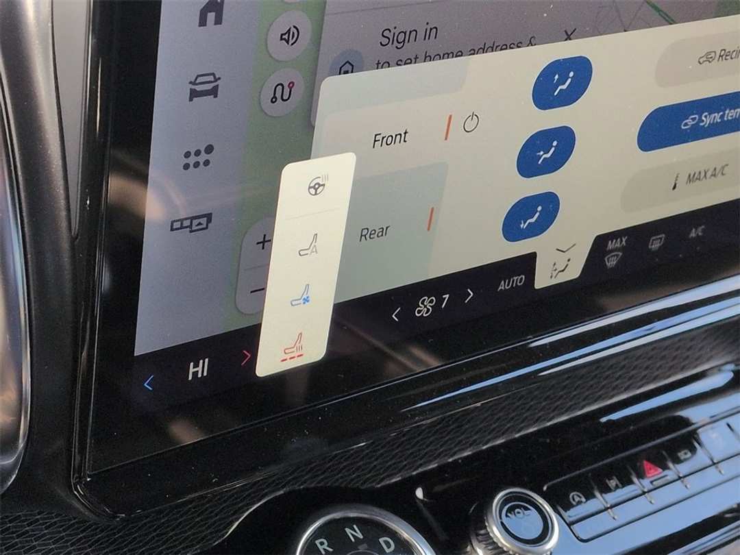 2025 Ford Expedition Platinum - Image 22