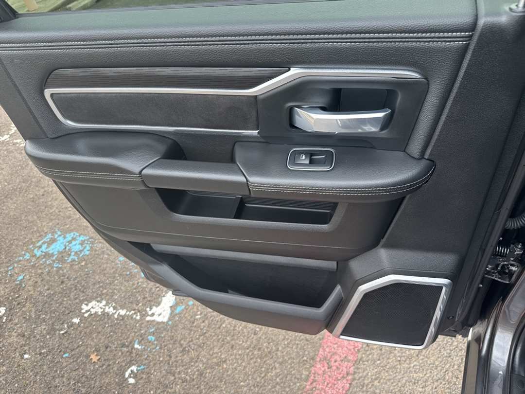 2024 Ram 2500 Laramie - Image 24