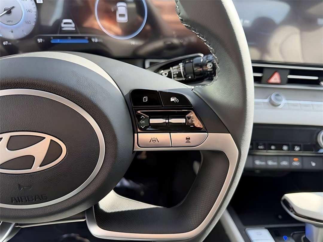 2026 Hyundai Elantra Limited - Image 17