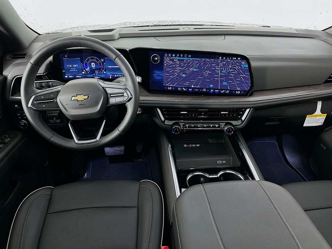 2025 Chevrolet Suburban Premier - Image 24