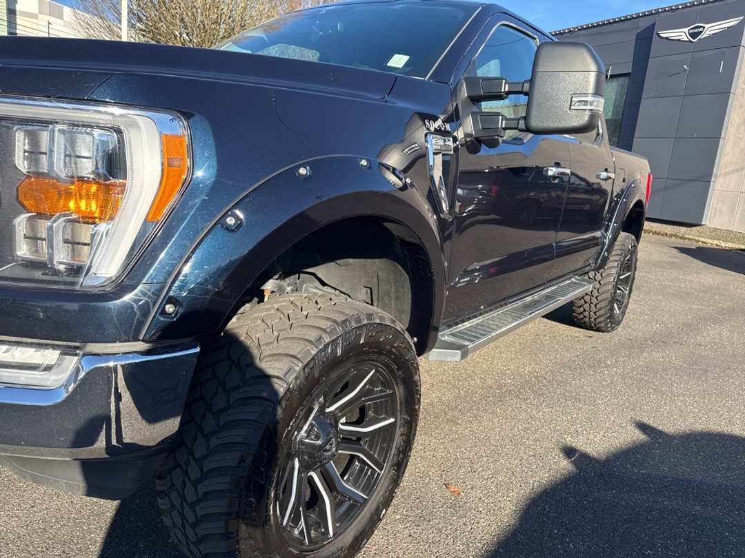 2022 Ford F-150 XLT - Image 12