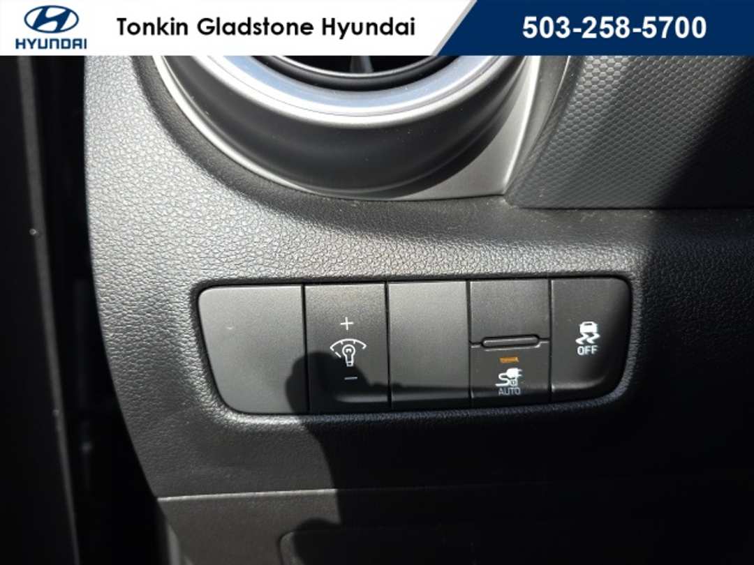 2023 Hyundai Kona SE - Image 11