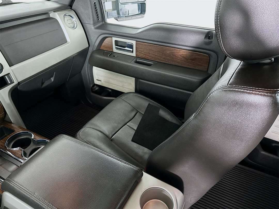 2014 Ford F-150 Lariat - Image 25