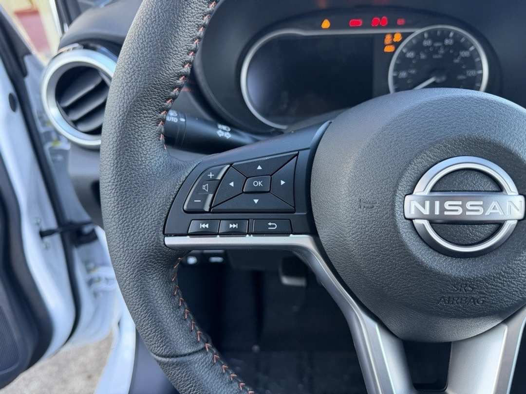 2025 Nissan Versa 1.6 SR - Image 15