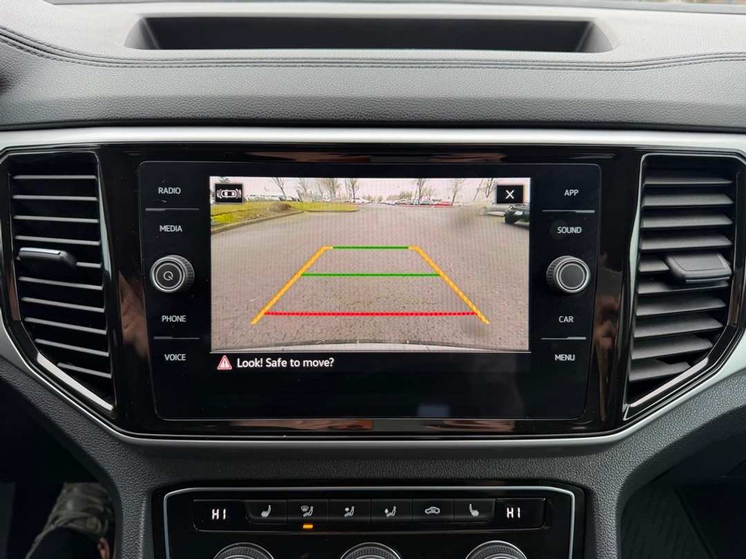 2023 Volkswagen Atlas 3.6L V6 SE w/Technology - Image 23