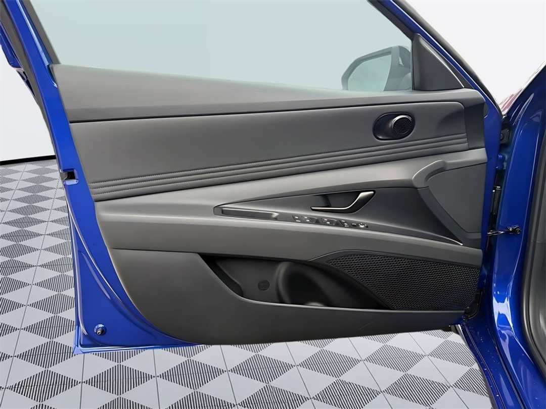 2026 Hyundai Elantra SEL Sport - Image 11