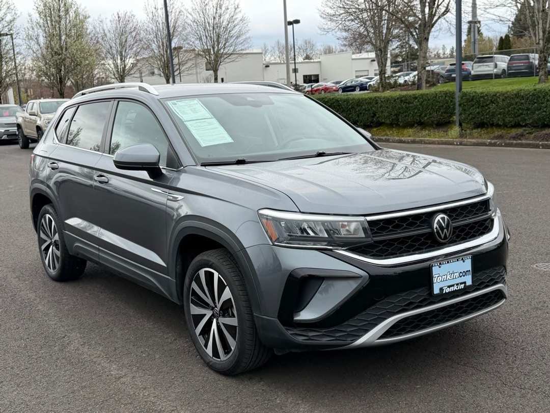 2024 Volkswagen Taos 1.5T SE - Image 2