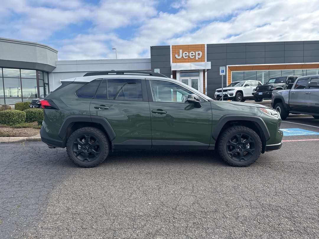 2024 Toyota Rav4 TRD Off Road - Image 8