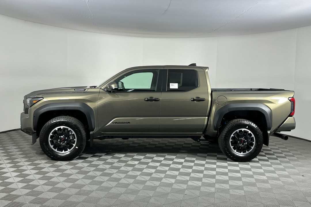 2025 Toyota Tacoma TRD Off Road - Image 7