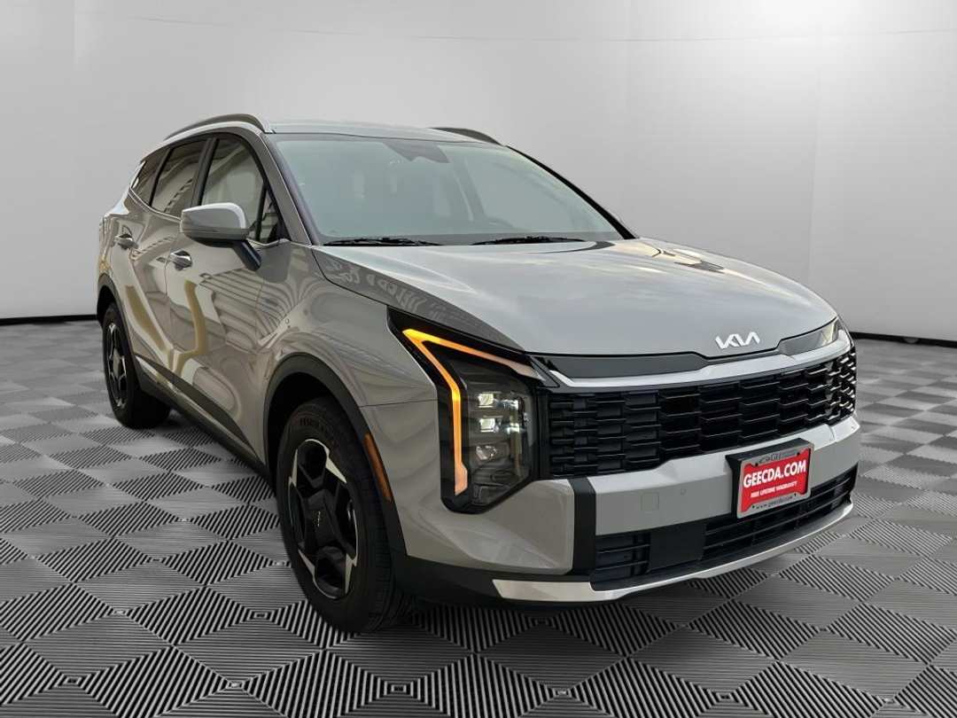 2026 Kia Sportage EX - Image 3