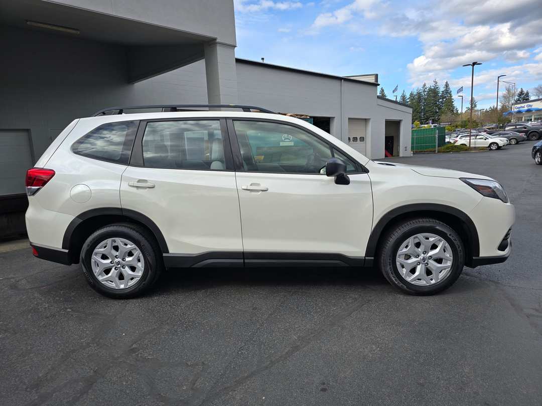 2022 Subaru Forester Base - Image 3