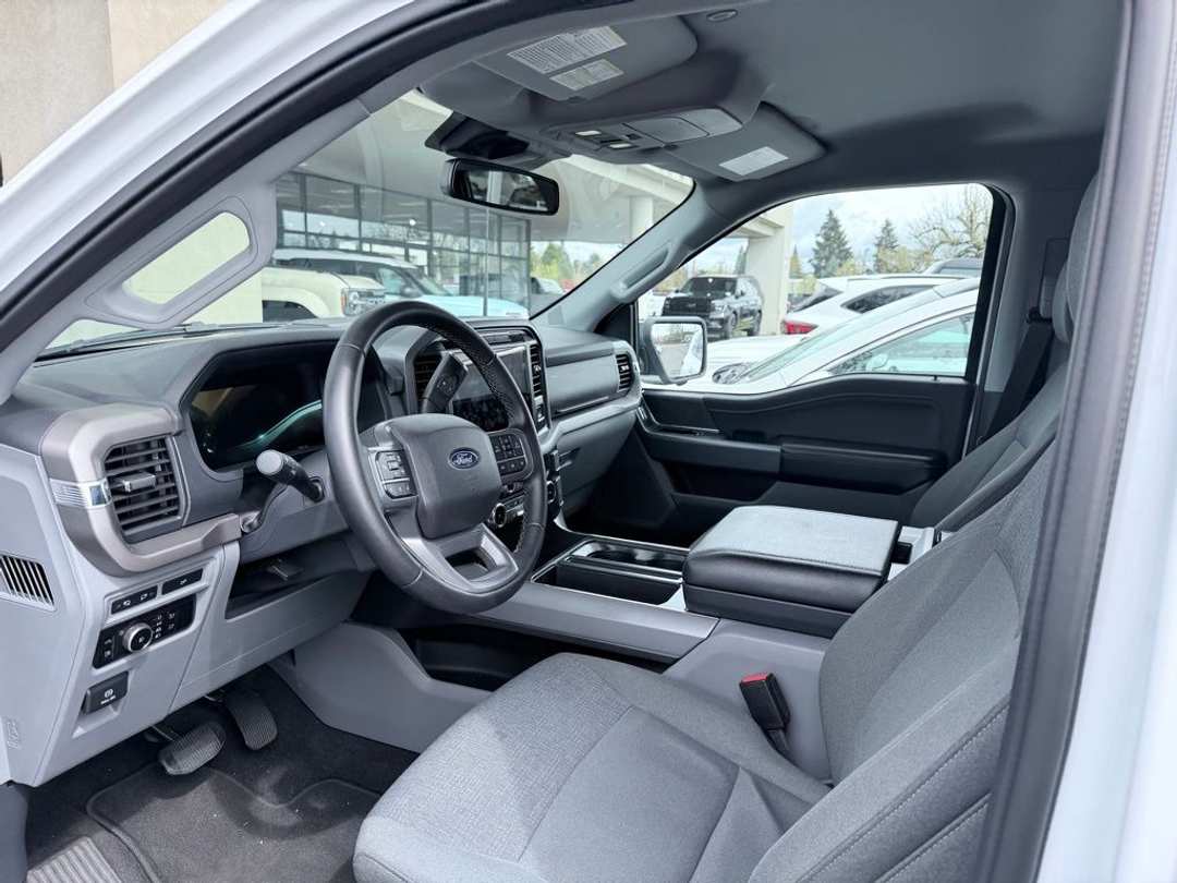 2024 Ford F-150 XLT - Image 3