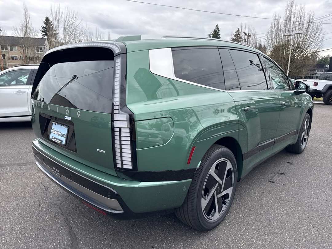 2026 Hyundai Ioniq 9 Performance Calligraphy - Image 7