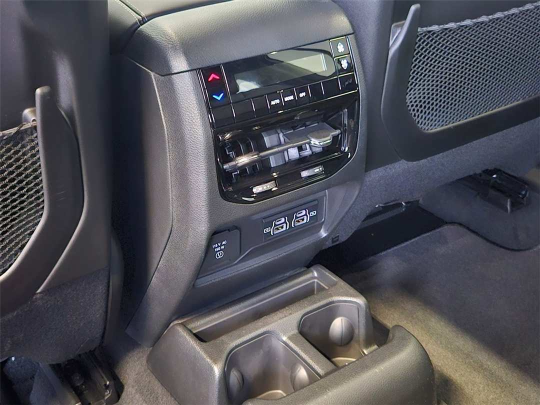 2025 Jeep Grand Cherokee L Altitude X - Image 28