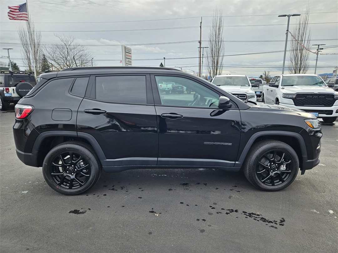2026 Jeep Compass Latitude - Image 7