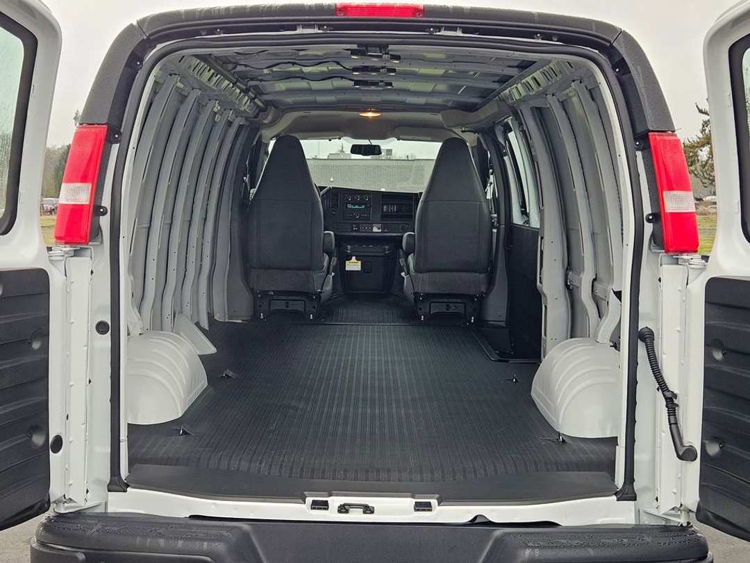 2025 Chevrolet Express 2500 Work - Image 28