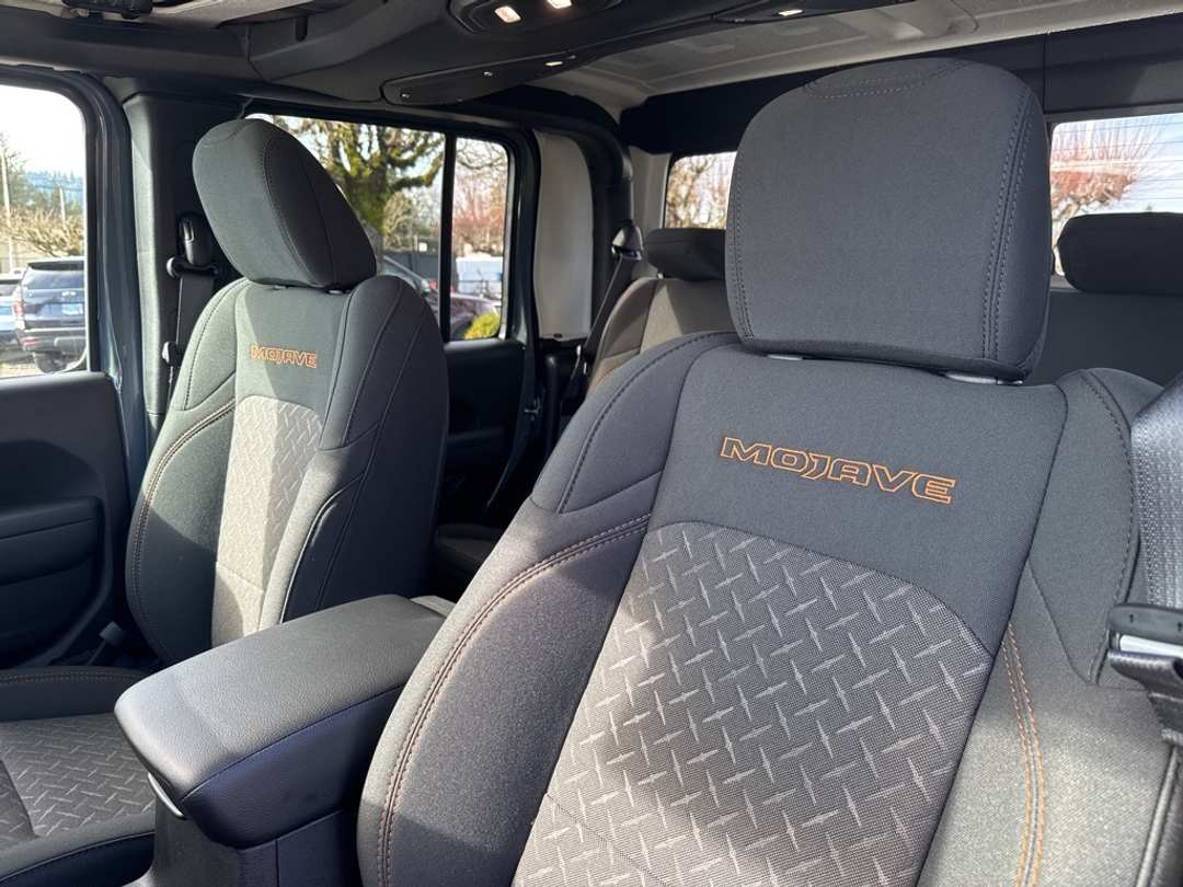 2026 Jeep Gladiator Mojave - Image 14