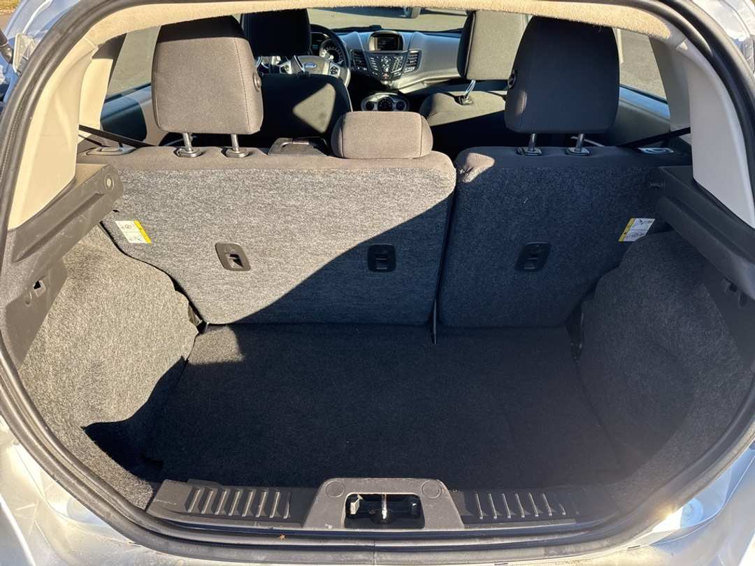 2018 Ford Fiesta SE - Image 19