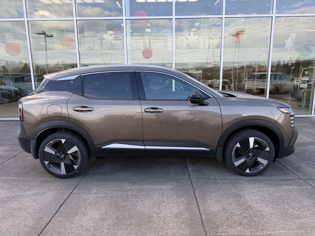 2026 Nissan Kicks SR - Image 8