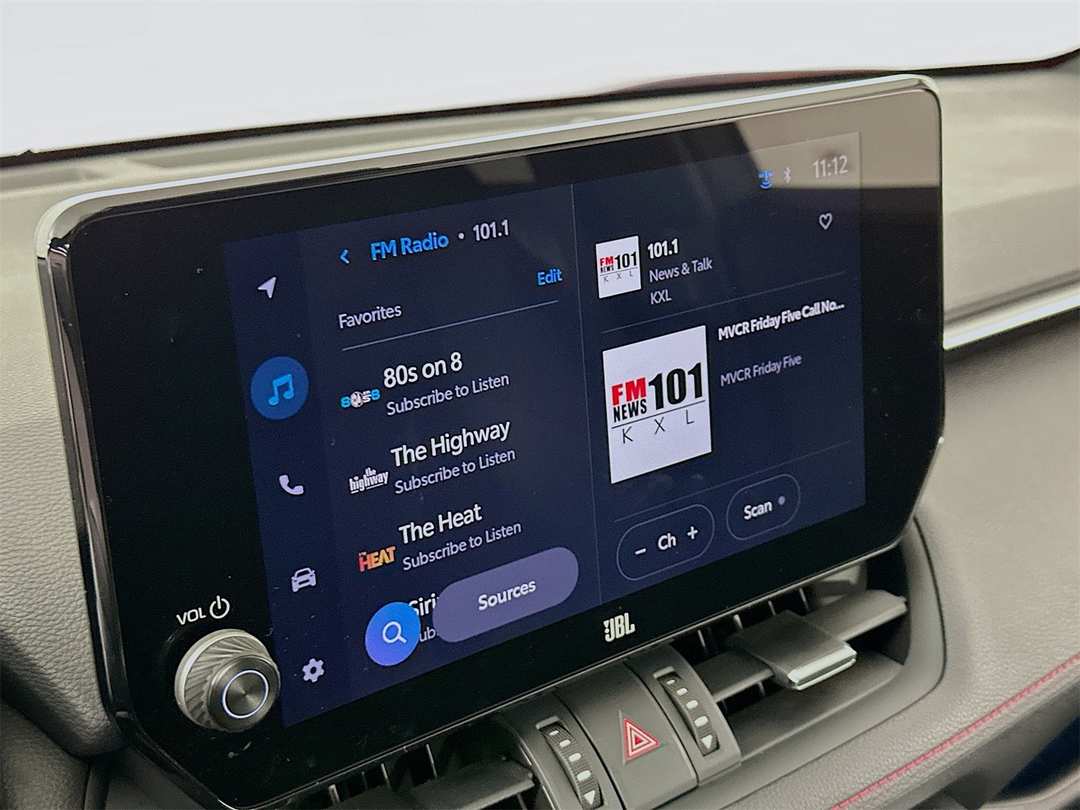 2025 Toyota Rav4 XSE - Image 15