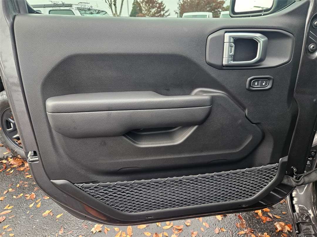 2026 Jeep Wrangler Sport - Image 10