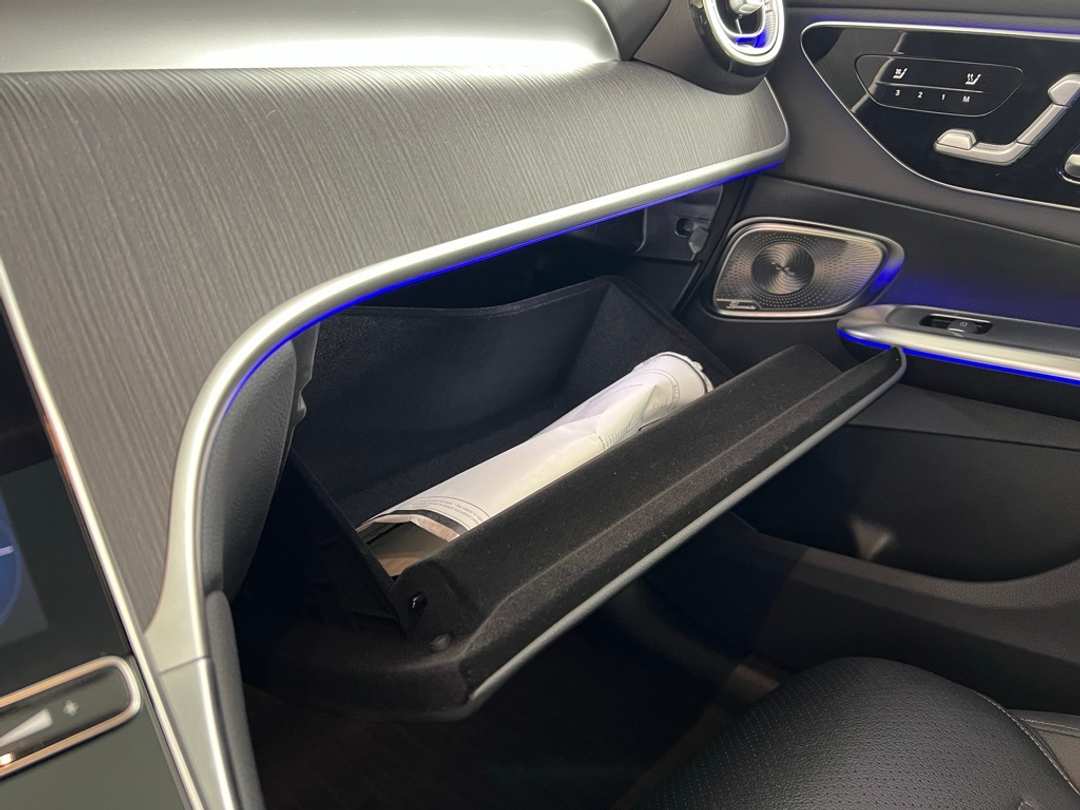 2025 Mercedes-Benz GLC GLC 300 - Image 23