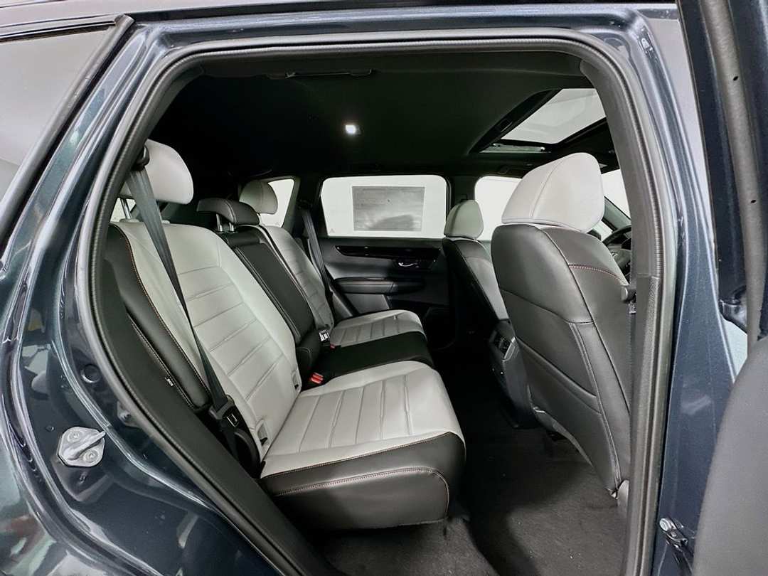 2026 Honda CR-V Sport Touring - Image 29