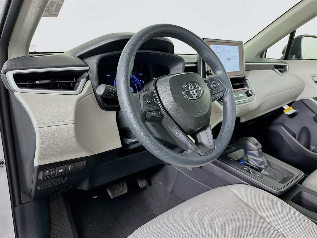 2026 Toyota Corolla Cross L - Image 9