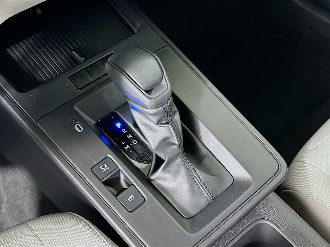 2026 Toyota Corolla Cross L - Image 17