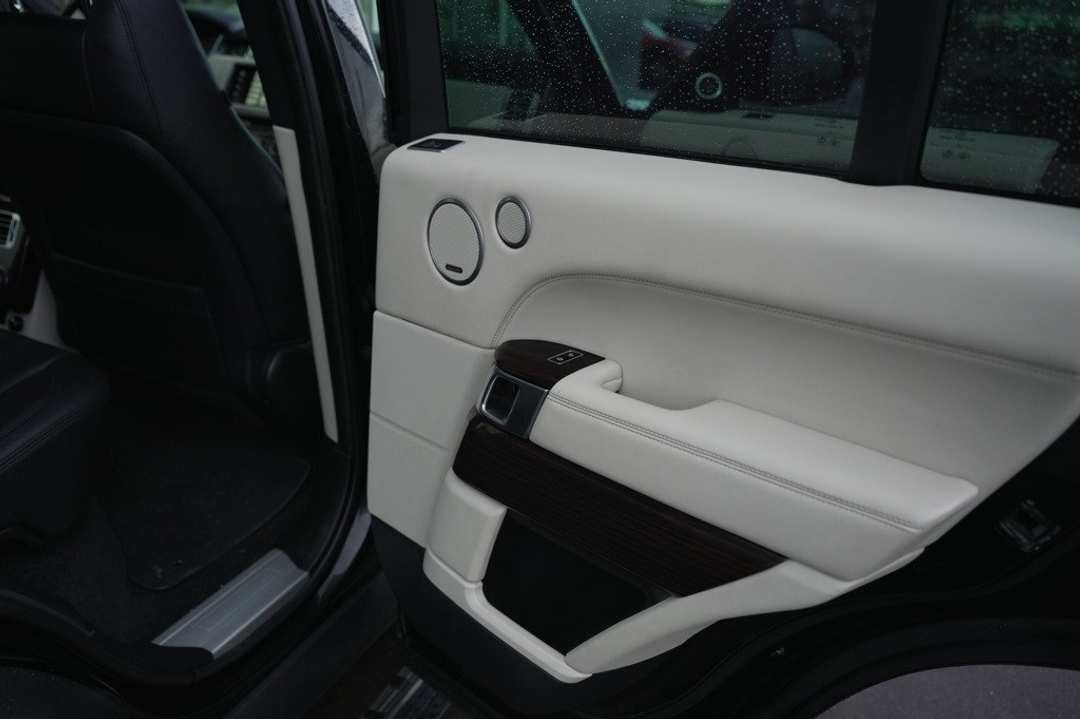 2015 Land Rover Range Rover 5.0L V8 Supercharged - Image 27