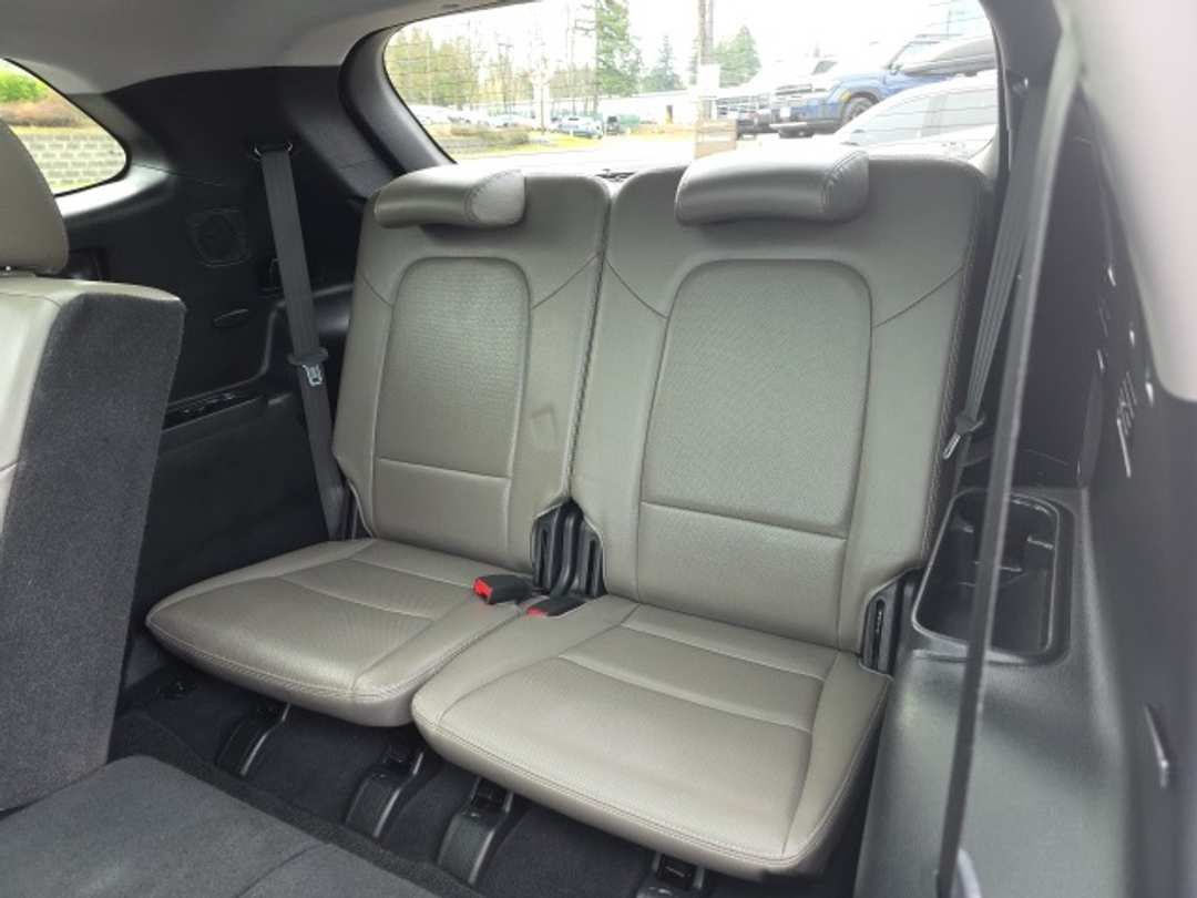 2017 Hyundai Santa Fe SE Ultimate - Image 32