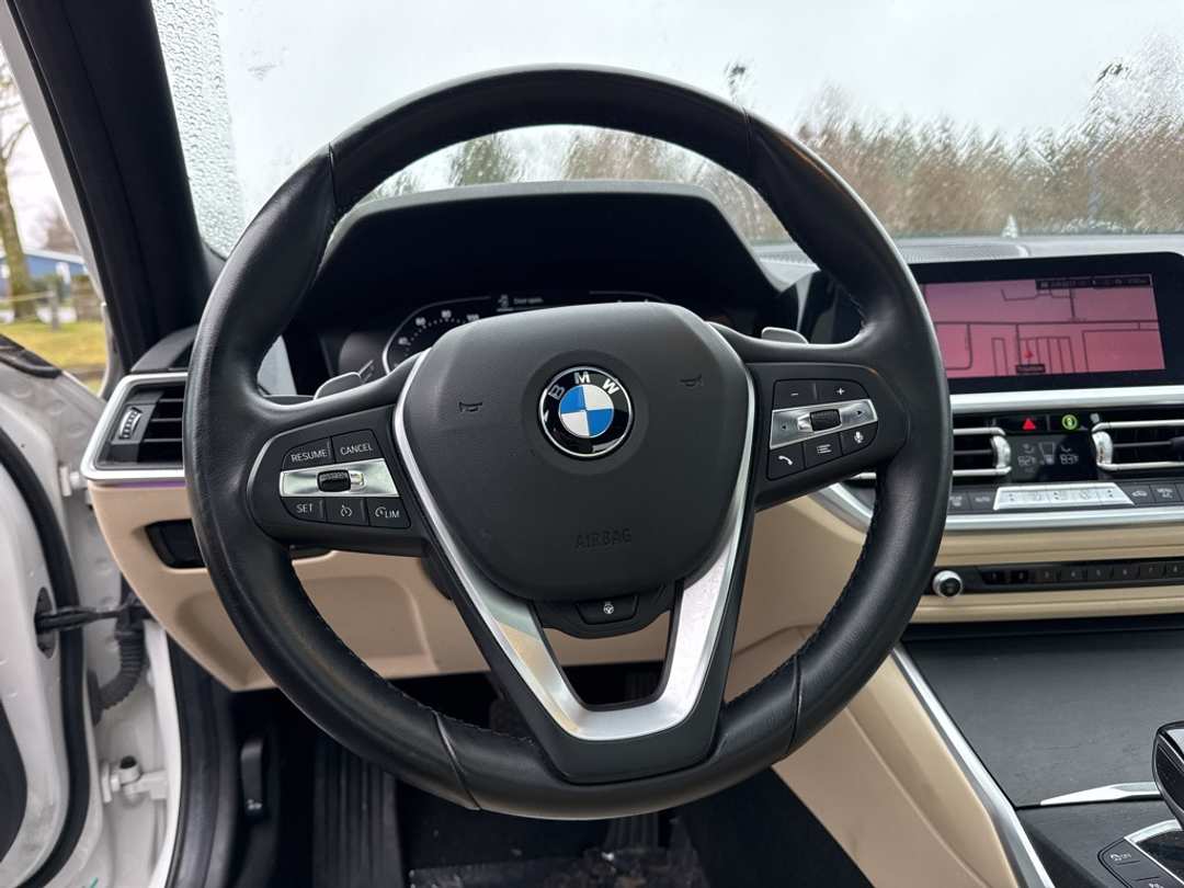 2022 BMW 3 Series 330i xDrive - Image 10