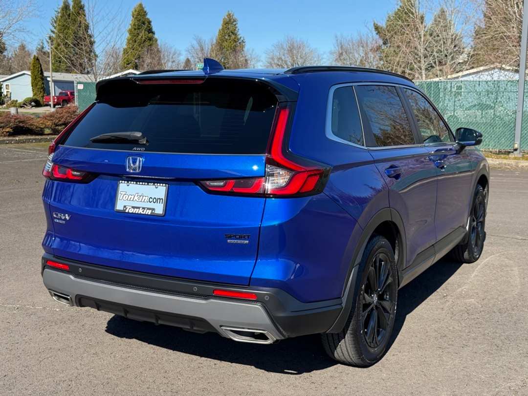2025 Honda CR-V Sport Touring - Image 8