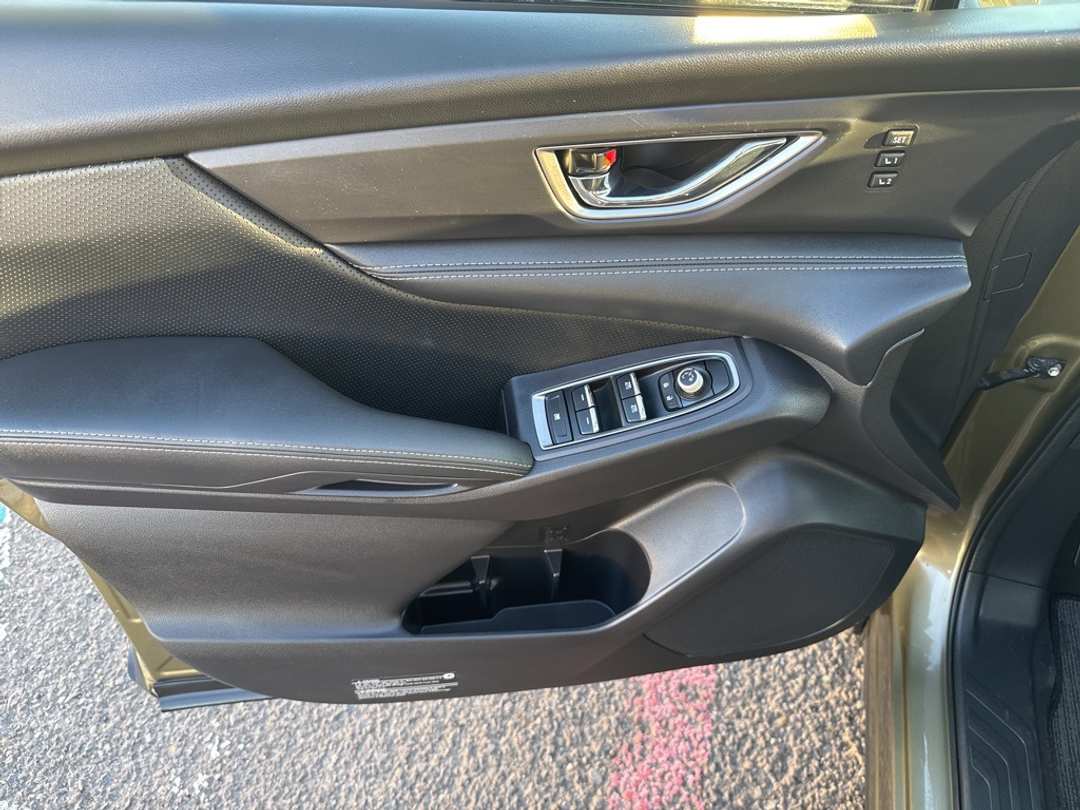 2023 Subaru Ascent Limited - Image 12