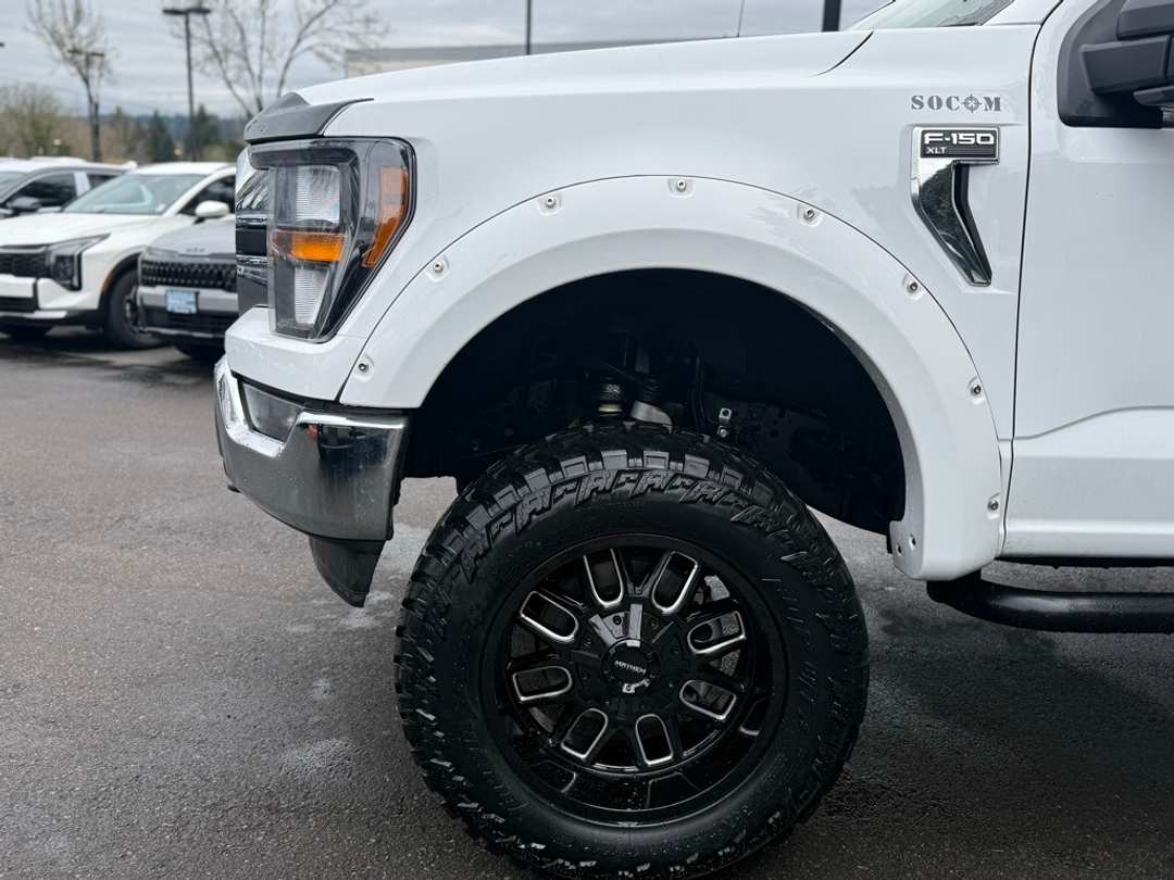 2023 Ford F-150 XLT - Image 7