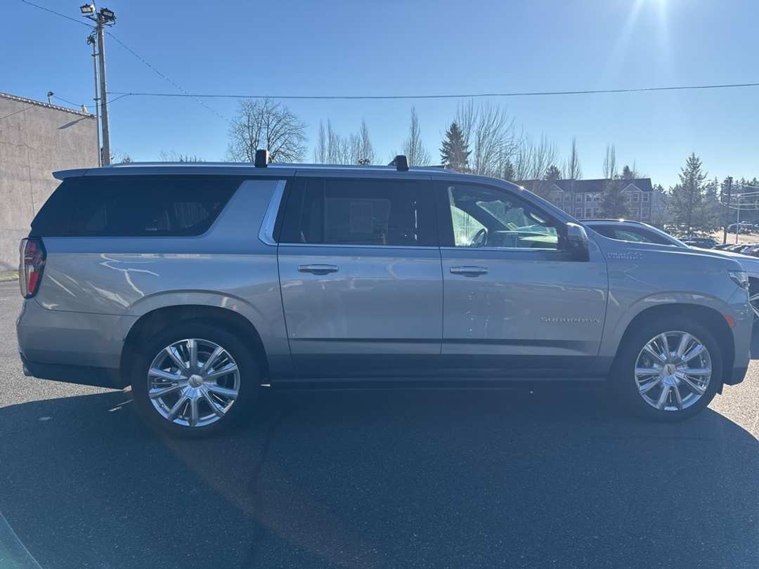 2024 Chevrolet Suburban High Country - Image 10