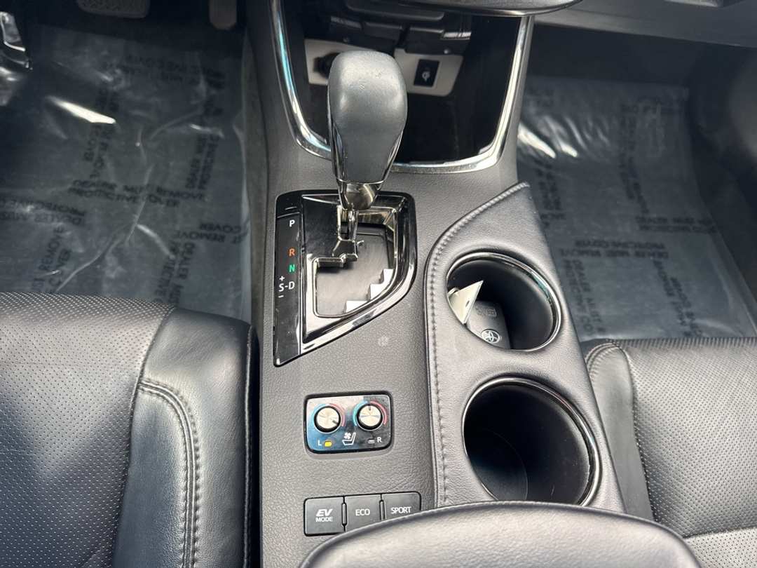 2016 Toyota Avalon - Image 26