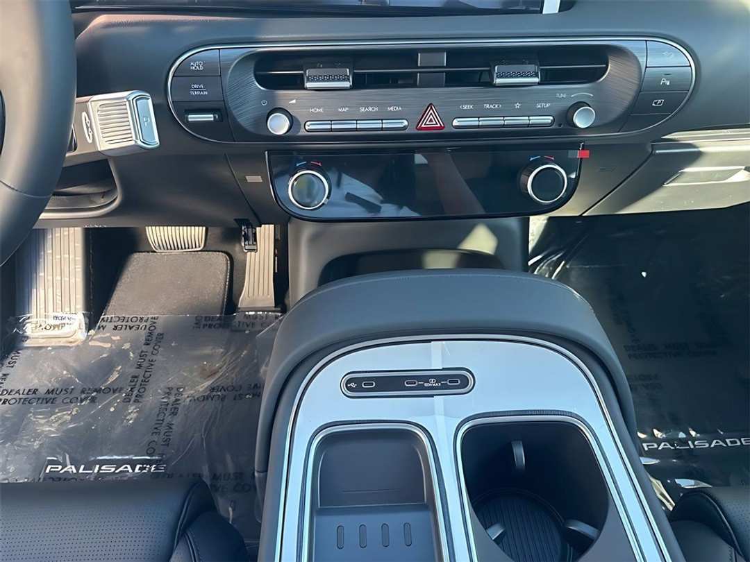 2026 Hyundai Palisade Limited - Image 23