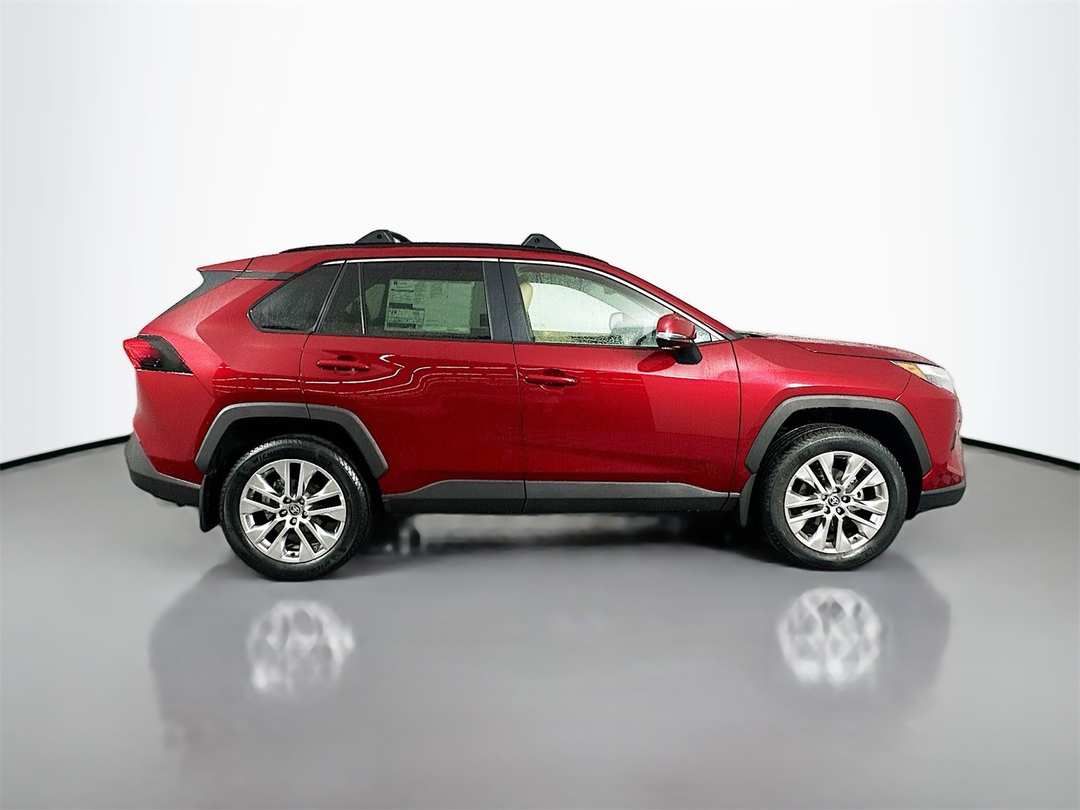 2025 Toyota Rav4 XLE Premium - Image 8
