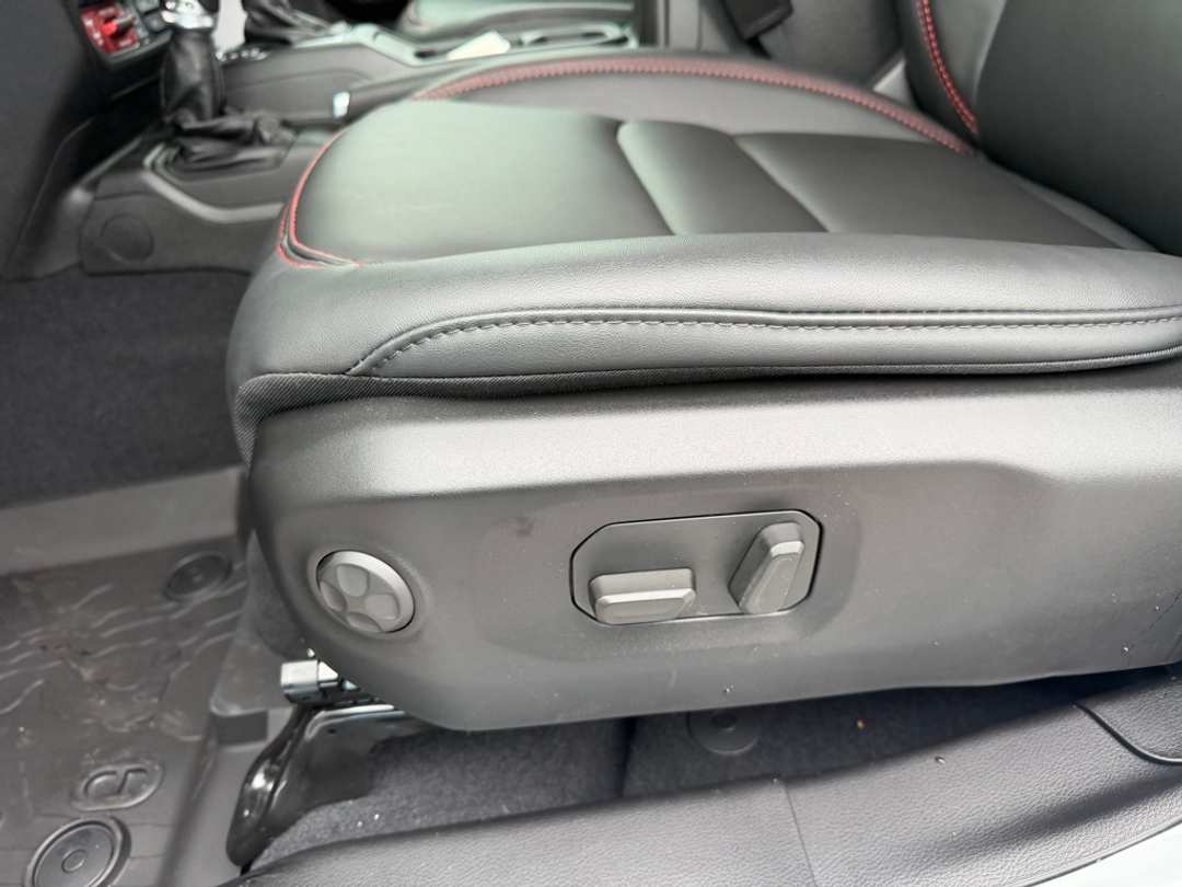 2026 Jeep Gladiator Rubicon - Image 14