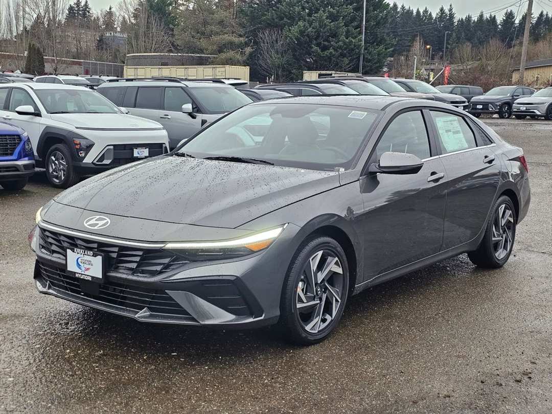 2026 Hyundai Elantra Limited - Image 3