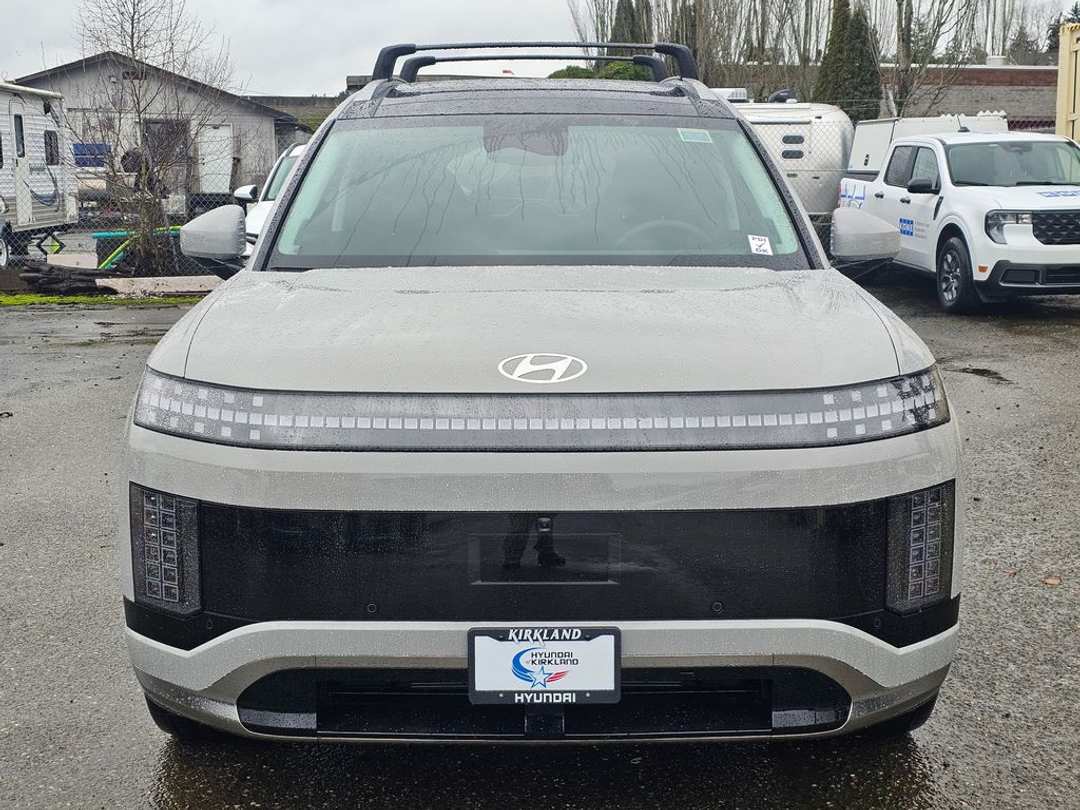 2026 Hyundai Ioniq 9 Performance Calligraphy - Image 2