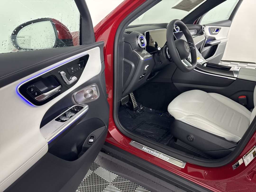 2026 Mercedes-Benz GLC GLC 300 - Image 23