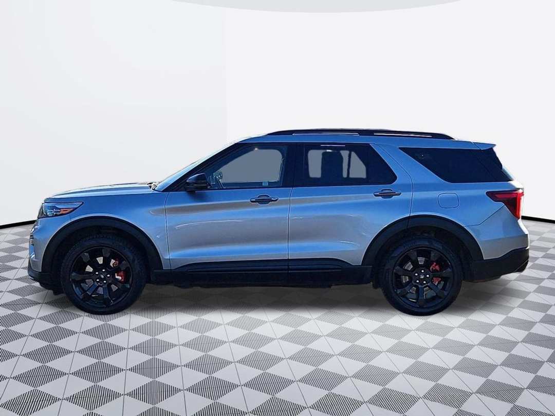 2022 Ford Explorer ST - Image 3