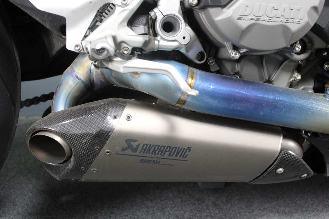 2024 Ducati Streetfighter V2 - Image 15