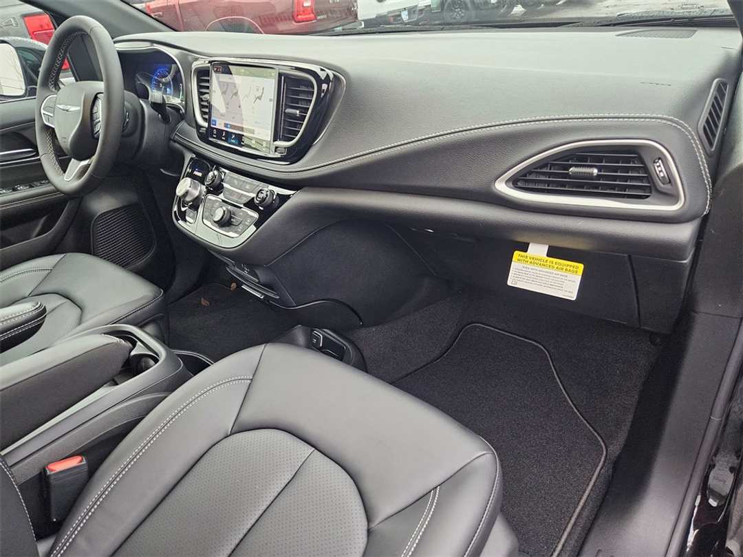 2026 Chrysler Pacifica Select - Image 39
