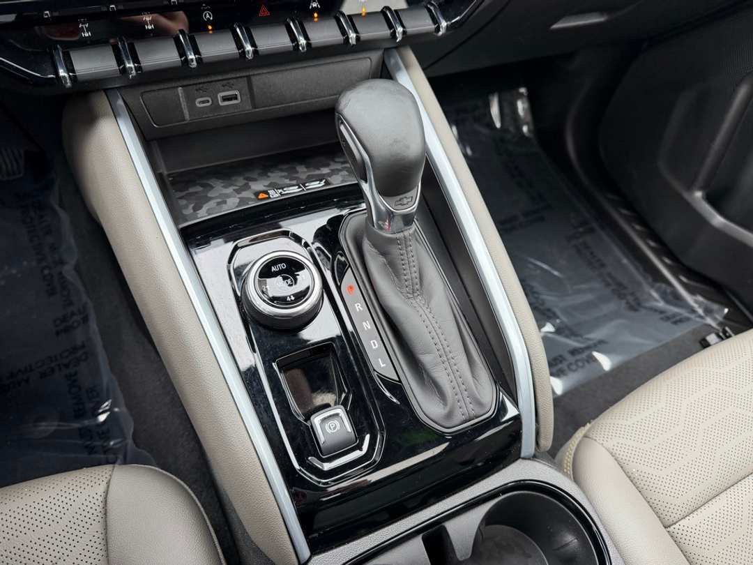 2024 Chevrolet Colorado ZR2 - Image 25