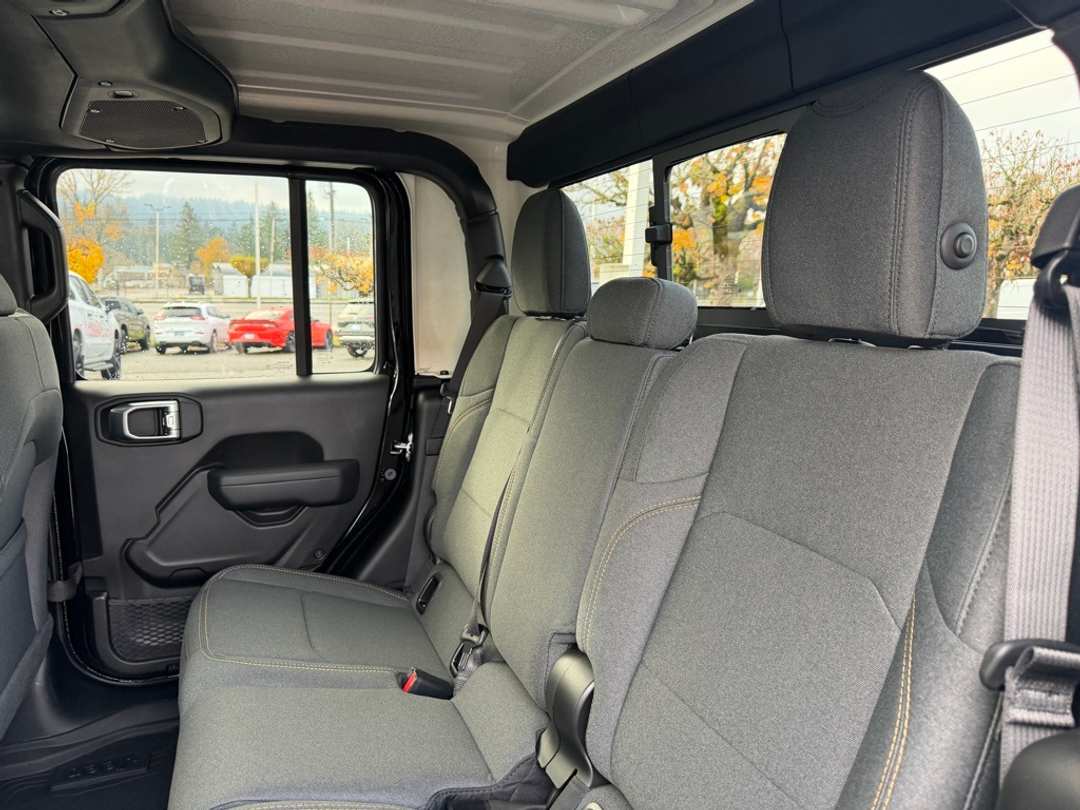 2026 Jeep Gladiator Sport S - Image 28